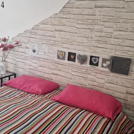 A Casa Di Delia - Stazione Fidene בית אירוח